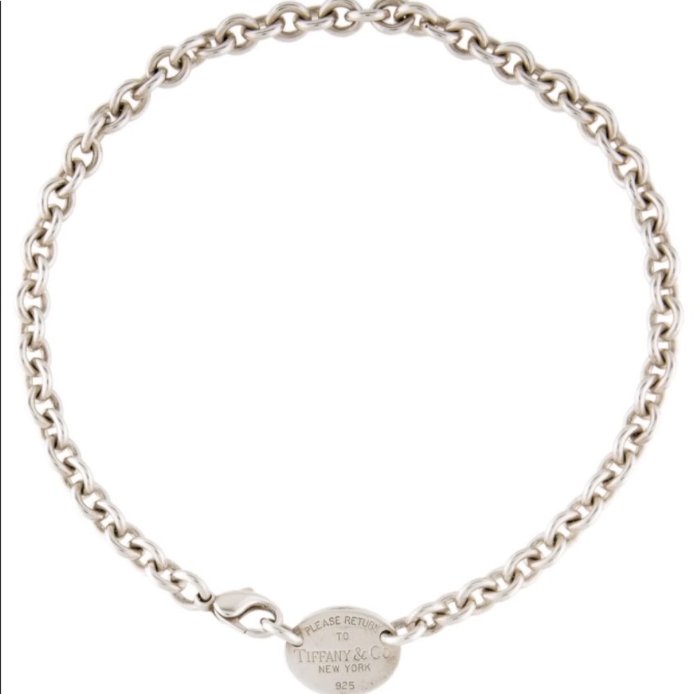 TIFFANY & CO.
Oval Tag Return To Collar Necklace